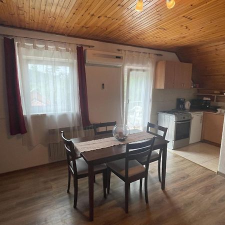 Apartments With A Parking Space Smoljanac, Plitvice - 12345 Rom bilde