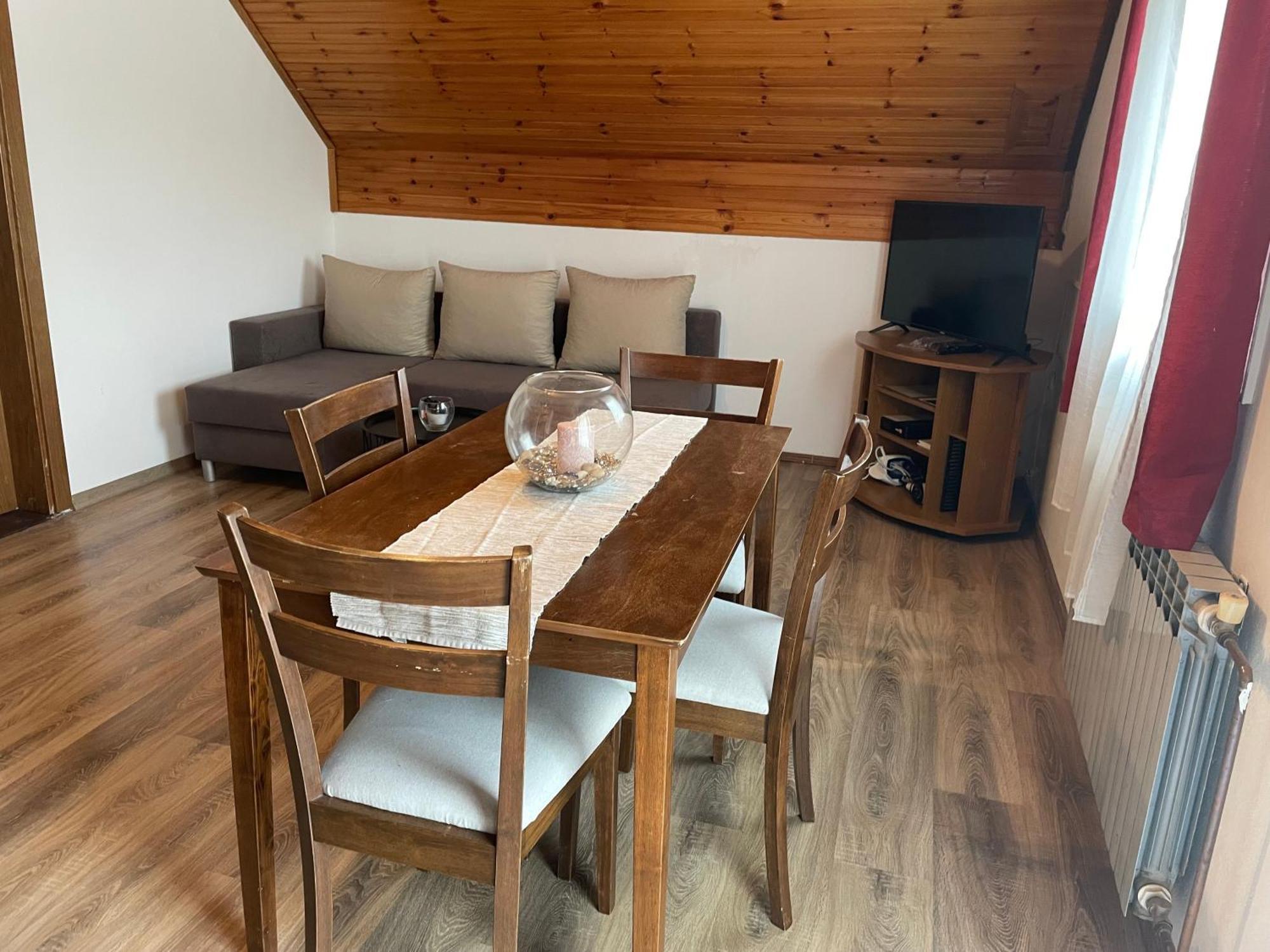 Apartments With A Parking Space Smoljanac, Plitvice - 12345 Rom bilde