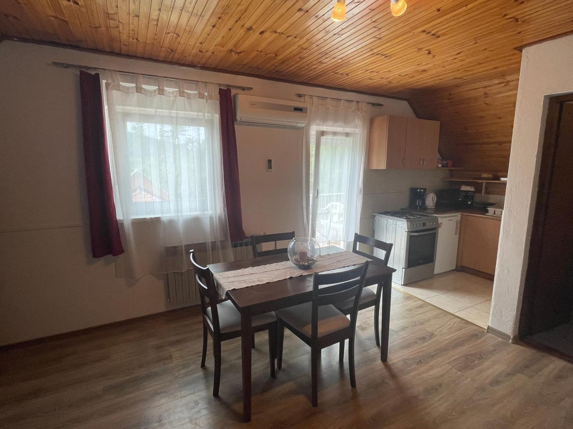 Apartments With A Parking Space Smoljanac, Plitvice - 12345 Rom bilde
